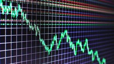 Crypto Futures Face Near-$1 Billion in Liquidations as Major Coins Slip