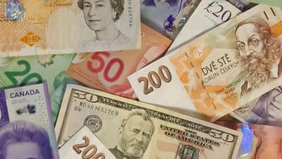 OKX rolls out consumer app offering stable-coin savings, cashback and global card spending